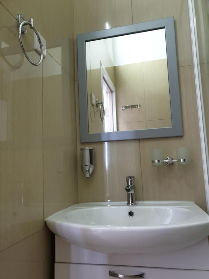 Station Hostel Atyrau Bagian luar foto